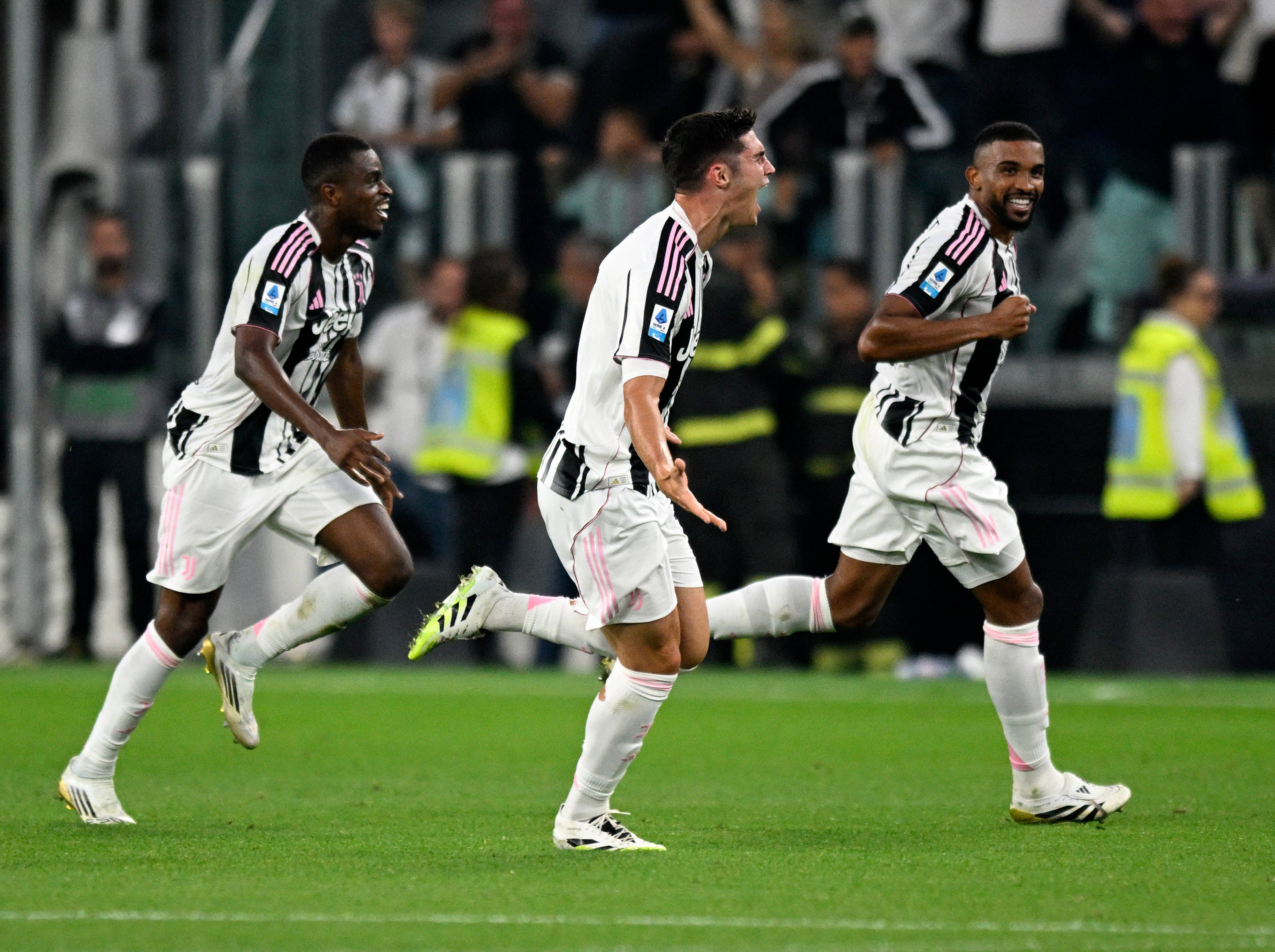 包含尤文图斯-负于亚特兰大憾失意大利杯的词条